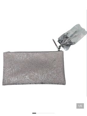 NEW MAC Cosmetics Holiday Makeup Cosmetic Bag & 143SES Medium Face Fan Brush